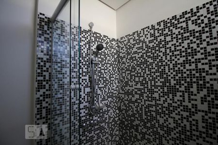 Apartamento à venda com 70m², 1 quarto e 2 vagasChuveiro