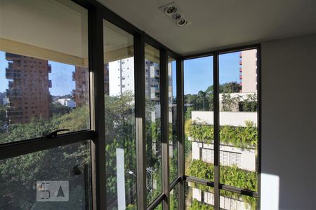 Apartamento à venda com 70m², 1 quarto e 2 vagasVista da suíte