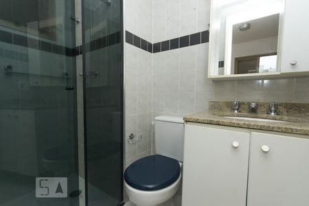 Apartamento à venda com 79m², 3 quartos e 1 vaga Apartamento à venda com 79m², 3 quartos e 1 vagaBanheiro da suíte