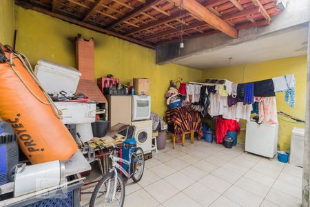 Casa à venda com 131m², 4 quartos e 2 vagasQuintal