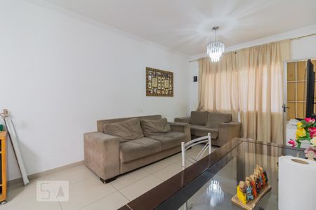 Sala de casa para alugar com 4 quartos, 131m² em Jardim Cocaia, Guarulhos