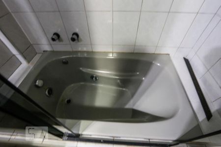 Apartamento à venda com 160m², 3 quartos e 2 vagas Apartamento à venda com 160m², 3 quartos e 2 vagasDetalhe do Banheiro da Suite