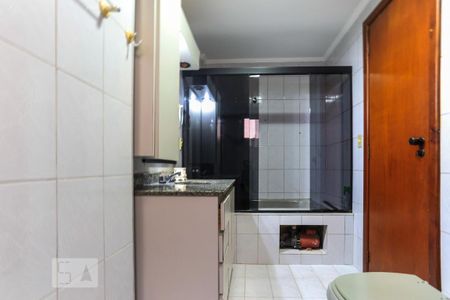 Apartamento à venda com 160m², 3 quartos e 2 vagas Apartamento à venda com 160m², 3 quartos e 2 vagasBanheiro da Suíte