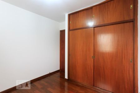 Apartamento à venda com 160m², 3 quartos e 2 vagas Apartamento à venda com 160m², 3 quartos e 2 vagasQuarto 2 Armário