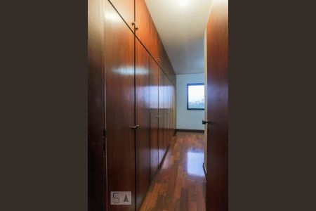 Apartamento à venda com 160m², 3 quartos e 2 vagas Apartamento à venda com 160m², 3 quartos e 2 vagasSuite Armário