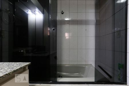 Apartamento à venda com 160m², 3 quartos e 2 vagas Apartamento à venda com 160m², 3 quartos e 2 vagasDetalhe do Banheiro da Suite