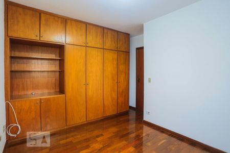 Apartamento à venda com 160m², 3 quartos e 2 vagas Apartamento à venda com 160m², 3 quartos e 2 vagasQuarto 1 Armário