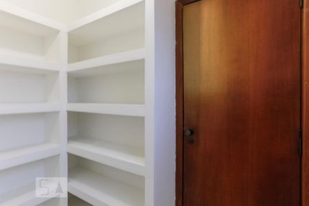 Apartamento à venda com 160m², 3 quartos e 2 vagas Apartamento à venda com 160m², 3 quartos e 2 vagasQuarto de Serviço ( Dispensa )