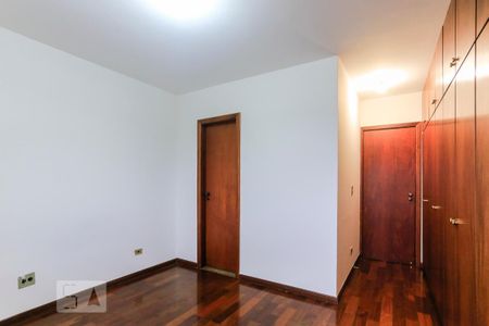 Apartamento à venda com 160m², 3 quartos e 2 vagas Apartamento à venda com 160m², 3 quartos e 2 vagasSuite