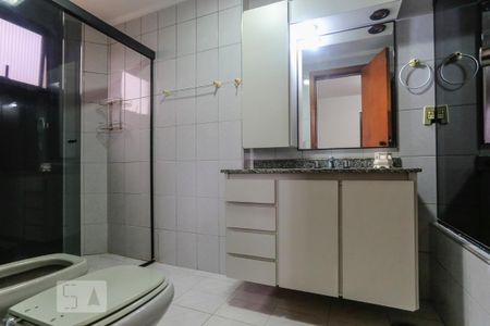 Apartamento à venda com 160m², 3 quartos e 2 vagas Apartamento à venda com 160m², 3 quartos e 2 vagasBanheiro da Suíte