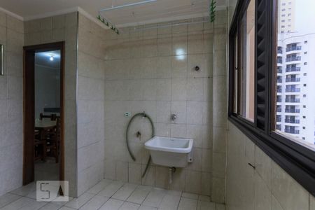 Apartamento à venda com 160m², 3 quartos e 2 vagas Apartamento à venda com 160m², 3 quartos e 2 vagasÁrea de Serviço