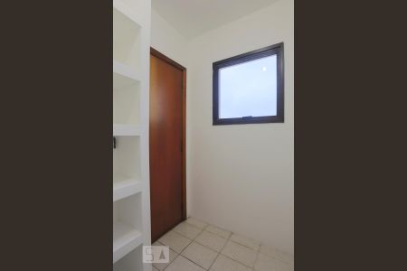 Apartamento à venda com 160m², 3 quartos e 2 vagas Apartamento à venda com 160m², 3 quartos e 2 vagasQuarto de Serviço ( Dispensa )