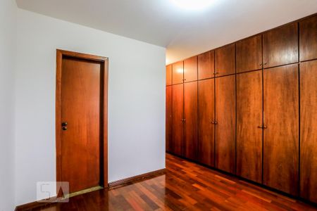Apartamento à venda com 160m², 3 quartos e 2 vagas Apartamento à venda com 160m², 3 quartos e 2 vagasSuite Armário