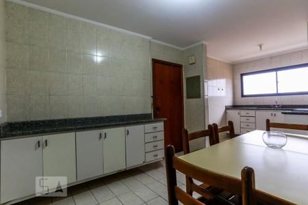 Apartamento à venda com 160m², 3 quartos e 2 vagas Apartamento à venda com 160m², 3 quartos e 2 vagasCopa Cozinha