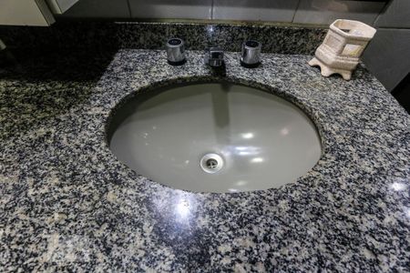 Apartamento à venda com 160m², 3 quartos e 2 vagas Apartamento à venda com 160m², 3 quartos e 2 vagasDetalhe doBanheiro da Suíte Banheiro da Suite