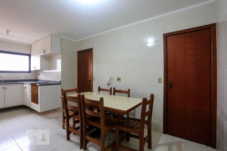 Apartamento à venda com 160m², 3 quartos e 2 vagas Apartamento à venda com 160m², 3 quartos e 2 vagasCopa Cozinha