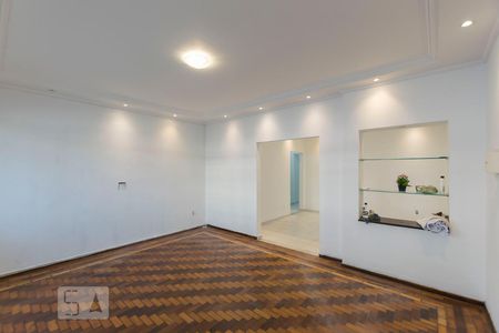 Casa à venda com 250m², 3 quartos e 2 vagasSala