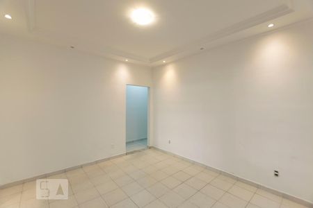 Casa à venda com 250m², 3 quartos e 2 vagasSala