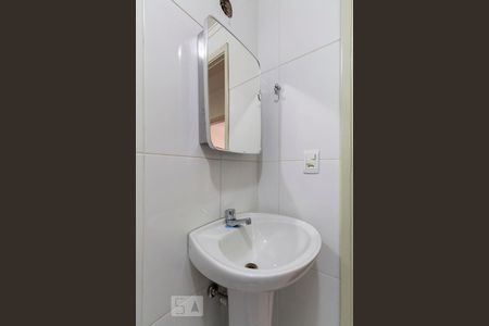 Banheiro Social de apartamento para alugar com 2 quartos, 60m² em Saúde, São Paulo