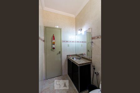 Casa à venda com 360m², 4 quartos e 5 vagas Casa à venda com 360m², 4 quartos e 5 vagasBanheiro Social