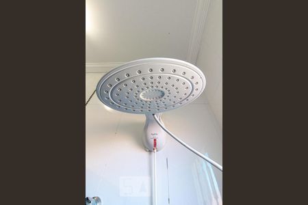 Casa à venda com 360m², 4 quartos e 5 vagas Casa à venda com 360m², 4 quartos e 5 vagasBanheiro Suíte