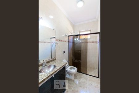 Casa à venda com 360m², 4 quartos e 5 vagas Casa à venda com 360m², 4 quartos e 5 vagasBanheiro Social