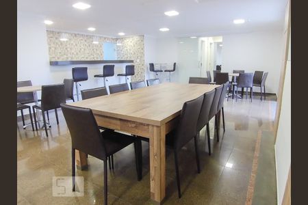 Apartamento à venda com 220m², 3 quartos e 4 vagas Apartamento à venda com 220m², 3 quartos e 4 vagasSalão de Festa