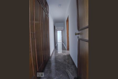 Apartamento à venda com 220m², 3 quartos e 4 vagas Apartamento à venda com 220m², 3 quartos e 4 vagasCorredor