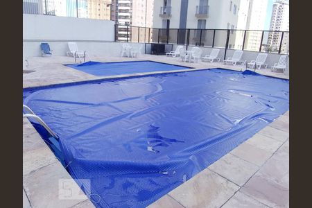 Apartamento à venda com 220m², 3 quartos e 4 vagas Apartamento à venda com 220m², 3 quartos e 4 vagasPiscina