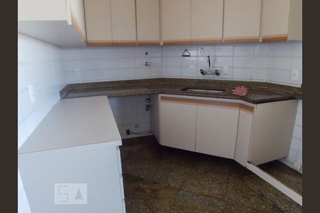 Apartamento à venda com 220m², 3 quartos e 4 vagas Apartamento à venda com 220m², 3 quartos e 4 vagasCozinha