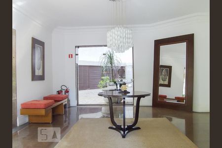 Apartamento à venda com 220m², 3 quartos e 4 vagas Apartamento à venda com 220m², 3 quartos e 4 vagasHall de Entrada