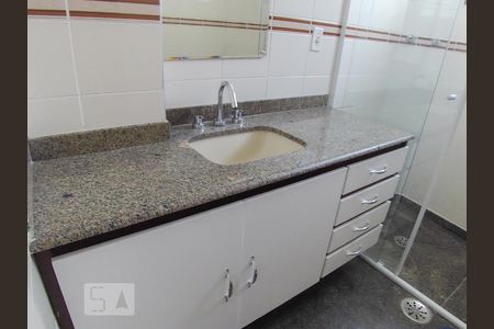 Apartamento à venda com 220m², 3 quartos e 4 vagas Apartamento à venda com 220m², 3 quartos e 4 vagasBanheiro