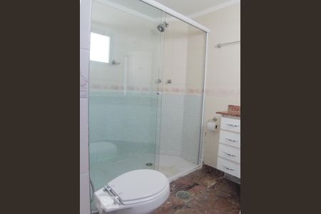 Apartamento à venda com 220m², 3 quartos e 4 vagas Apartamento à venda com 220m², 3 quartos e 4 vagasBanheiro Suite 2