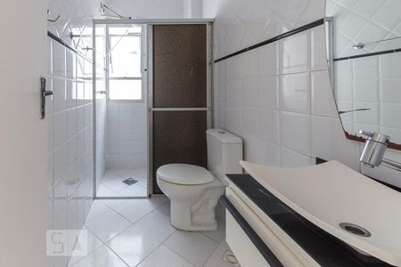 Banheiro de apartamento para alugar com 1 quarto, 60m² em Pantanal, Florianópolis