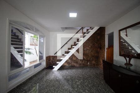 Sala de casa para alugar com 4 quartos, 400m² em Recreio dos Bandeirantes, Rio de Janeiro