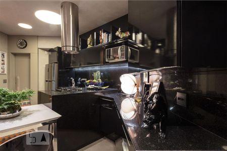 Cozinha de apartamento para alugar com 1 quarto, 58m² em Funcionários, Belo Horizonte