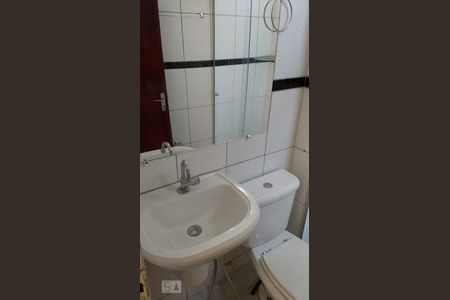 Banheiro de apartamento para alugar com 2 quartos, 45m² em Serrano, Belo Horizonte