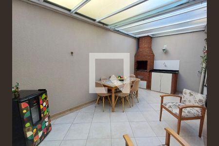 Casa à venda com 168m², 3 quartos e 3 vagas Casa à venda com 168m², 3 quartos e 3 vagasChurrasqueira