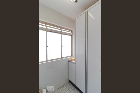 Apartamento à venda com 70m², 3 quartos e 1 vagaÁrea de Serviço