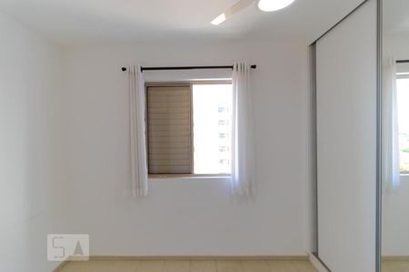 Apartamento à venda com 70m², 3 quartos e 1 vagaQuarto 02