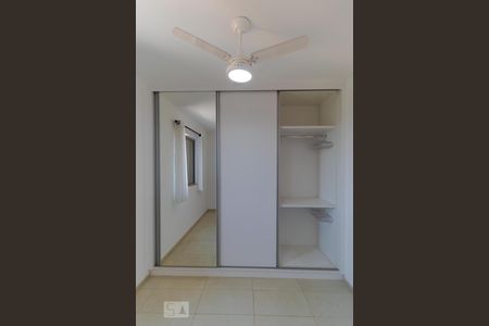 Apartamento à venda com 70m², 3 quartos e 1 vagaQuarto 02 - Armário