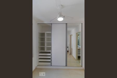 Apartamento à venda com 70m², 3 quartos e 1 vagaSuíte -Armário