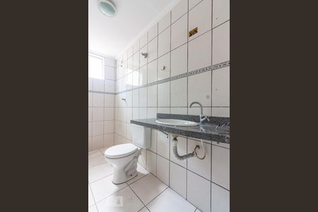 Banheiro  de apartamento à venda com 2 quartos, 55m² em Centro, Osasco