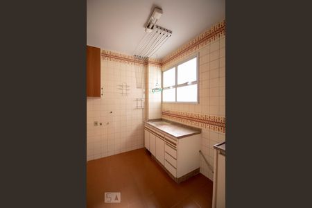 Cozinha de apartamento para alugar com 1 quarto, 56m² em Lourdes, Belo Horizonte