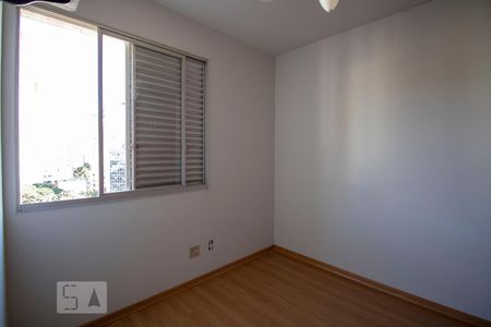 Quarto de apartamento para alugar com 1 quarto, 56m² em Lourdes, Belo Horizonte