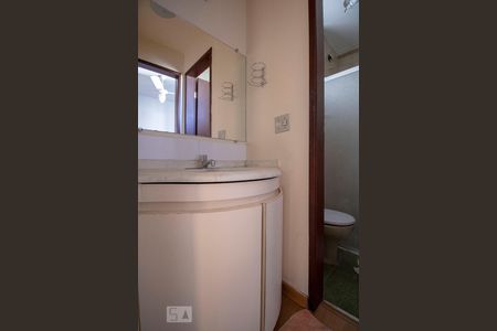 Banheiro de apartamento para alugar com 1 quarto, 56m² em Lourdes, Belo Horizonte