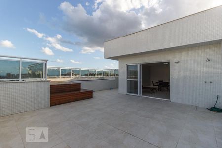 Apartamento à venda com 215m², 3 quartos e 3 vagasTerraço (segundo andar)