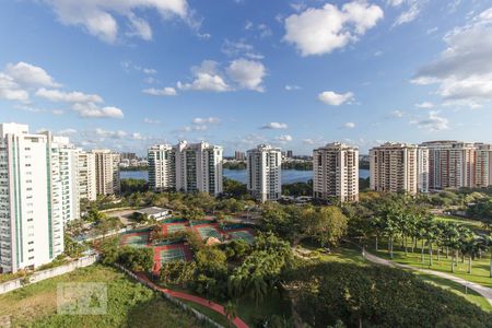 Apartamento à venda com 215m², 3 quartos e 3 vagasVista Suíte 2 (primeiro andar)