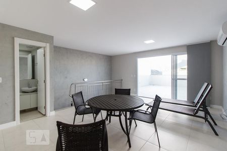 Apartamento à venda com 215m², 3 quartos e 3 vagasSala (segundo andar)