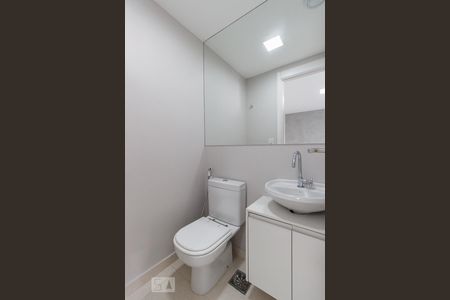 Apartamento à venda com 215m², 3 quartos e 3 vagasLavabo (segundo andar)